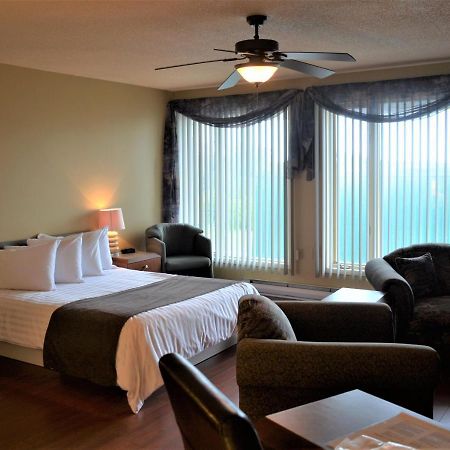Motel Quatre Saisons Forestville Exterior photo