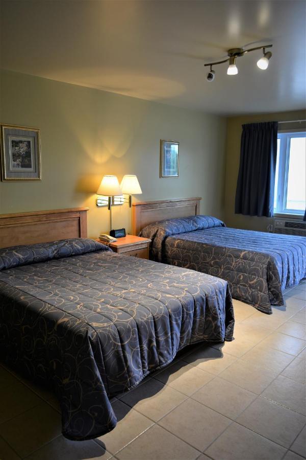 Motel Quatre Saisons Forestville Exterior photo